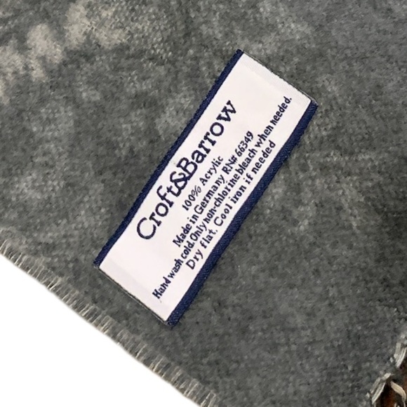 Croft and Barrow Reversible Scarf - Picture 2 of 7